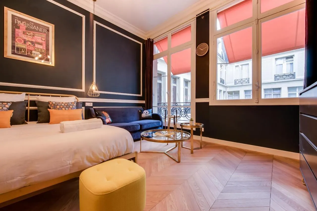 Apartment The Champs Elysees Blue Suite Paris