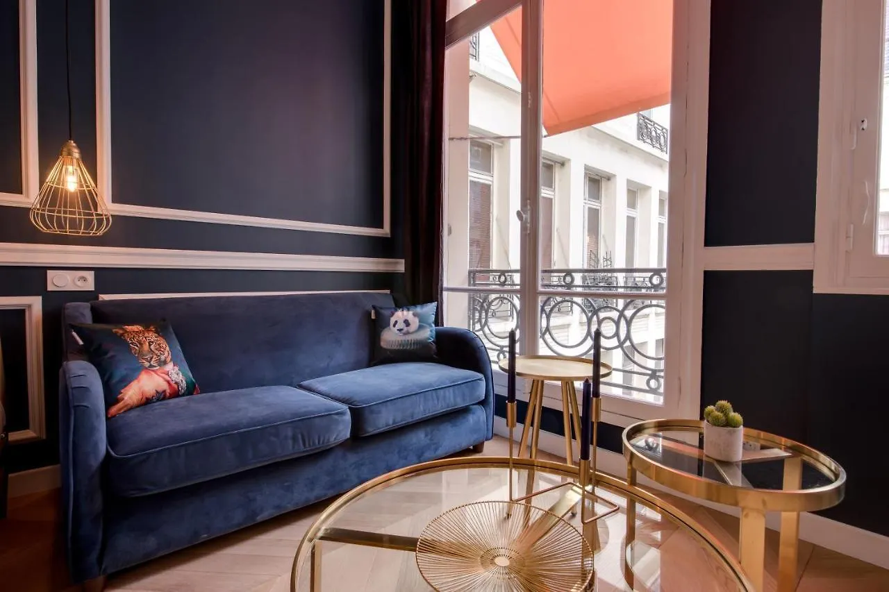 Apartment The Champs Elysees Blue Suite Paris France